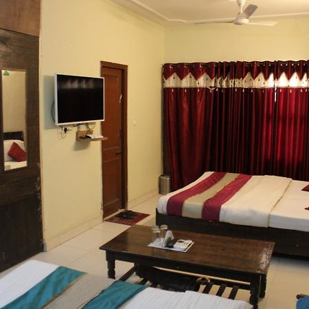 Hotel Diamond Leaf Chandīgarh 외부 사진